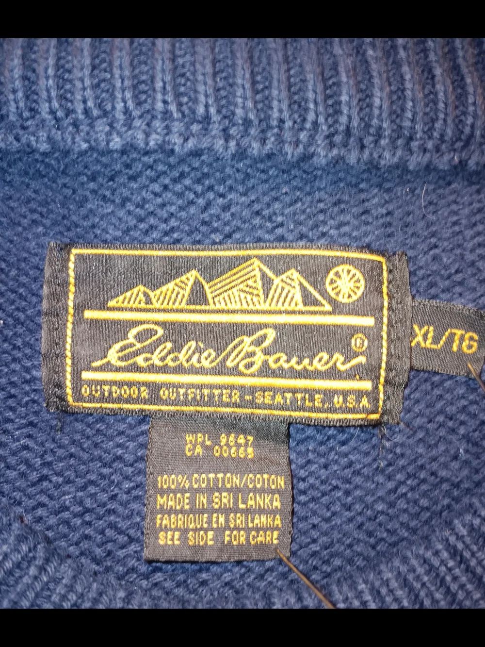 VINTAGE Eddie Bauer Deep Navy Crewneck Sweater with Snowflake Knit XL/TG - Picture 3 of 5